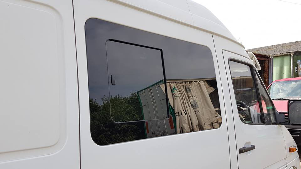 volkswagen-lt-mercedes-sprinter-side-privacy-van-glass